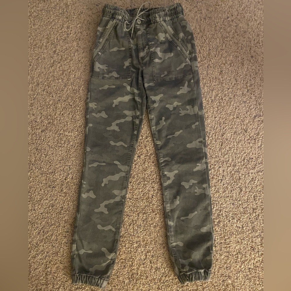 American Eagle Grey Camouflage Jean Joggers